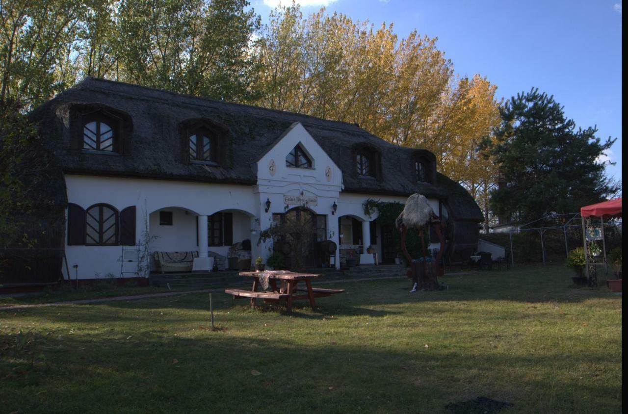 Gedeon Tanya Panzio Guest House Jakabszallas Exterior photo