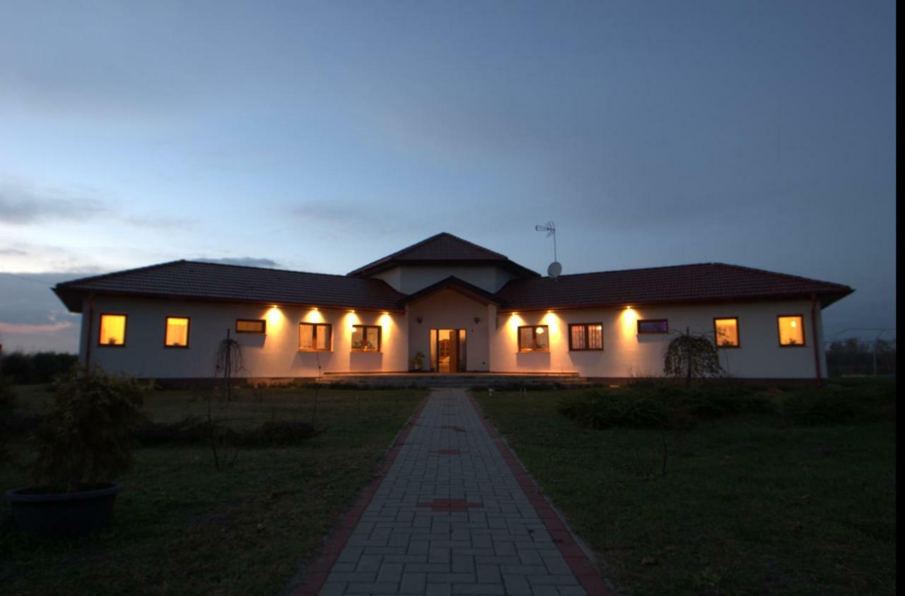 Gedeon Tanya Panzio Guest House Jakabszallas Exterior photo
